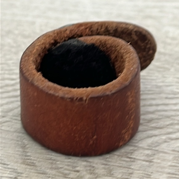 Leather Snap Close Ring - Picture 3 of 5